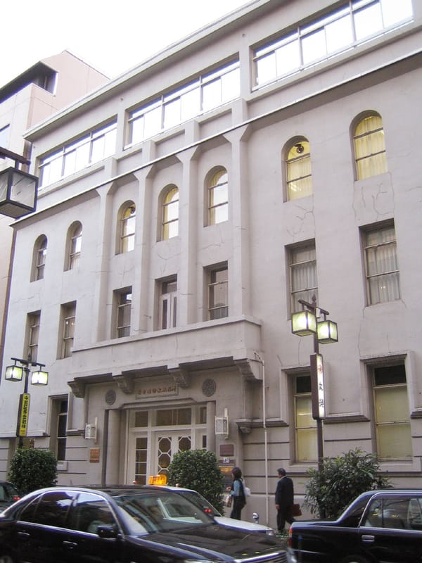 What Is a Credit Card and How Should You Use It Responsibly?